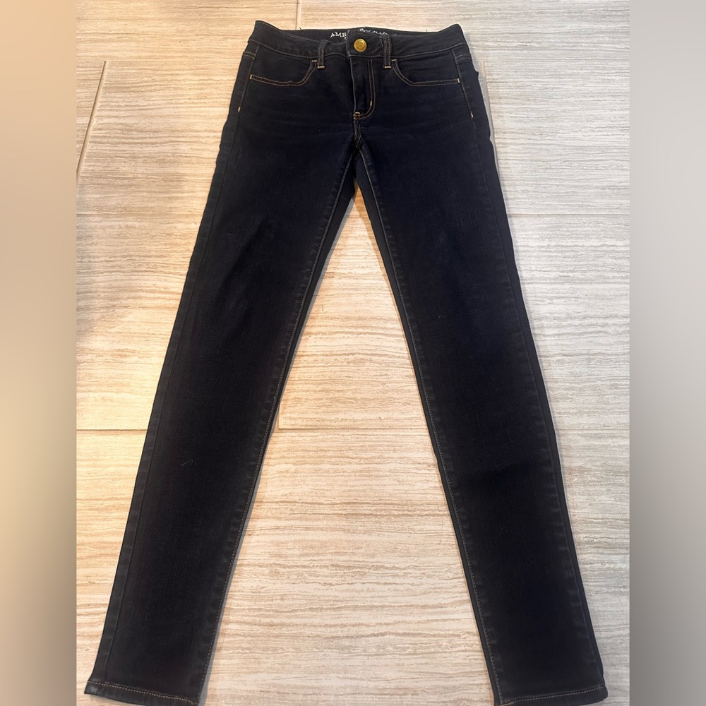 NWOT Women’s American Eagle Dark Wash Super Stretch Jeggings 
Size 4